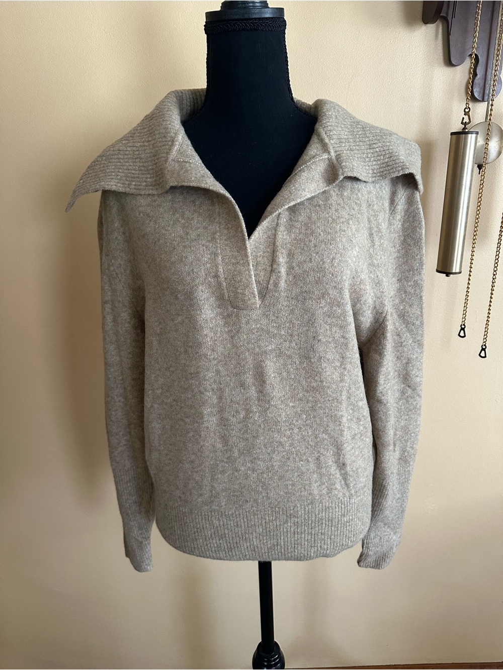 White House Black Market Oatmeal Beige Knit Sweater with Wide Collar Size Medium